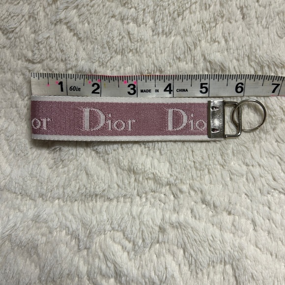 Keychain (medium) - Picture 2 of 4